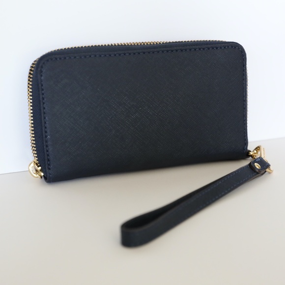 Michael Kors Wristlet/Wallet - Picture 4 of 6